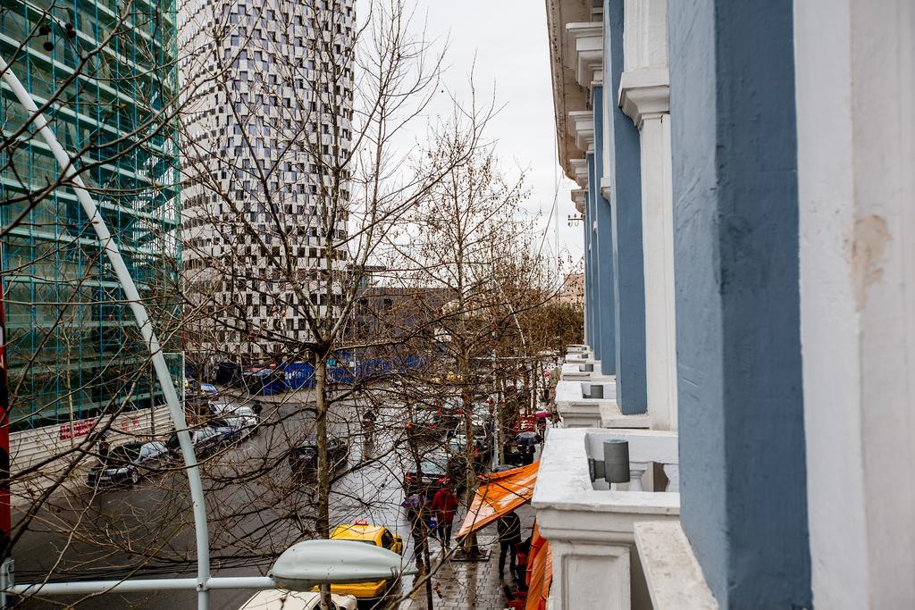 Living Hotel Tirana Ruang foto