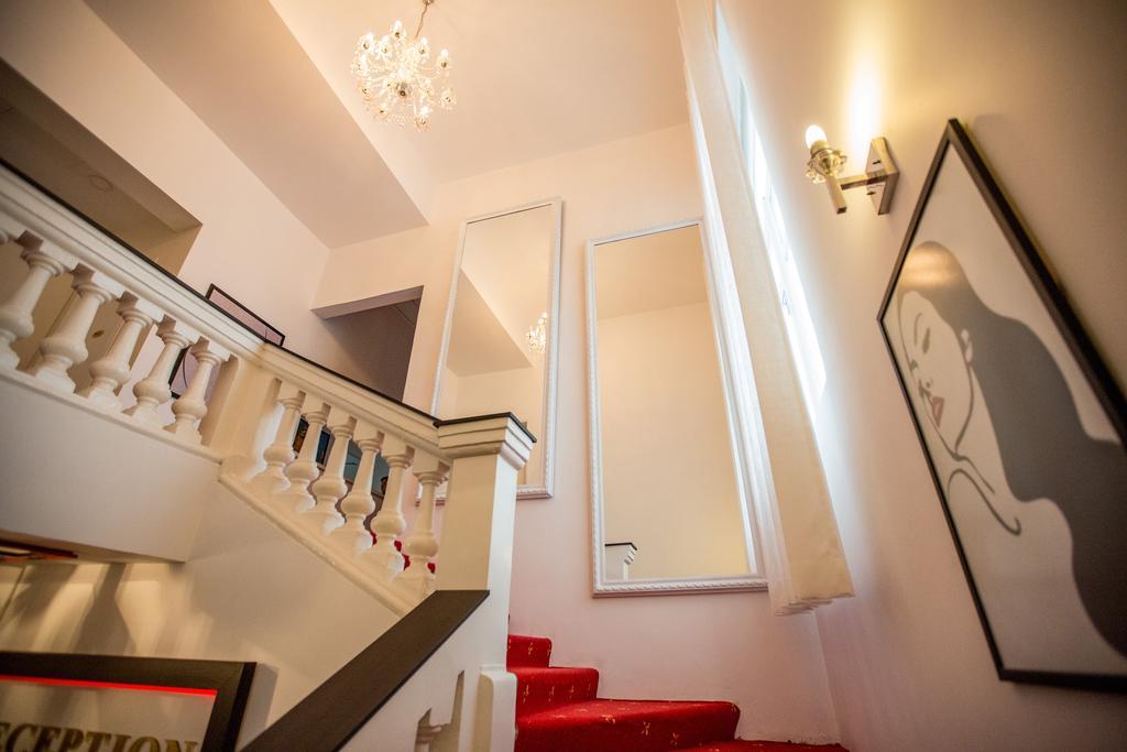 Living Hotel Tirana Bagian luar foto