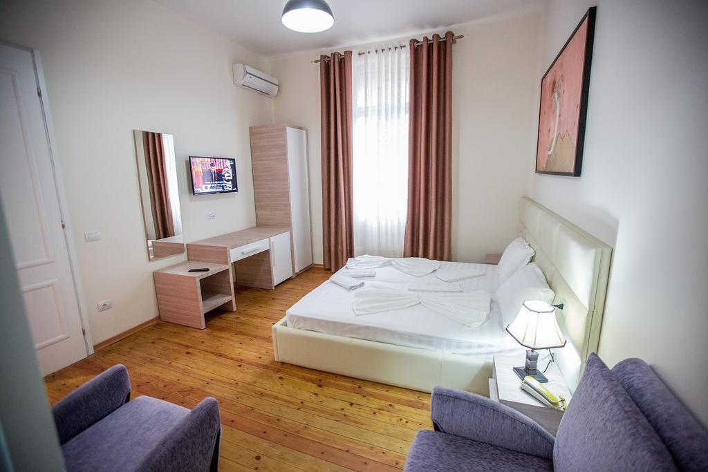Living Hotel Tirana Bagian luar foto