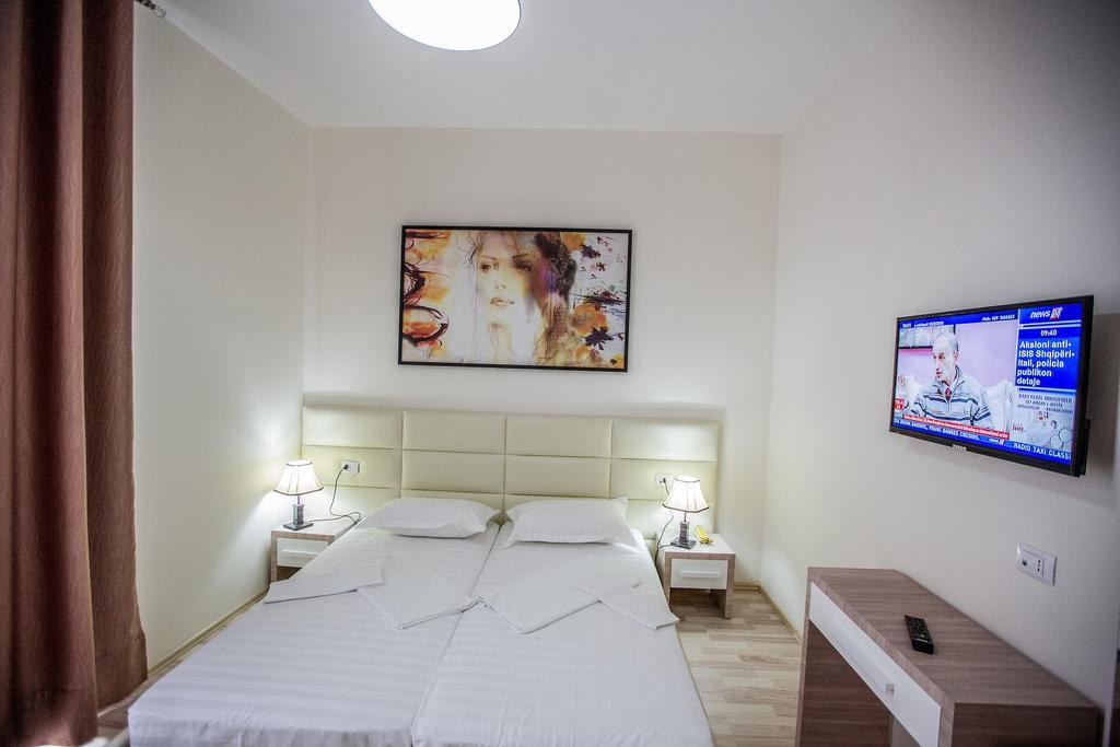 Living Hotel Tirana Bagian luar foto