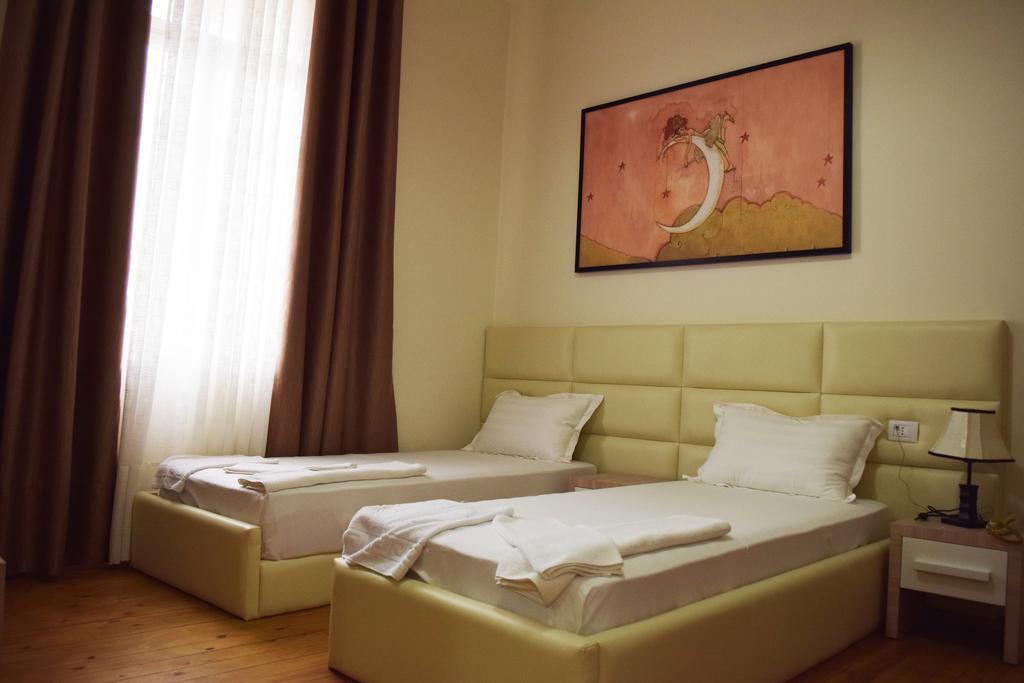 Living Hotel Tirana Bagian luar foto