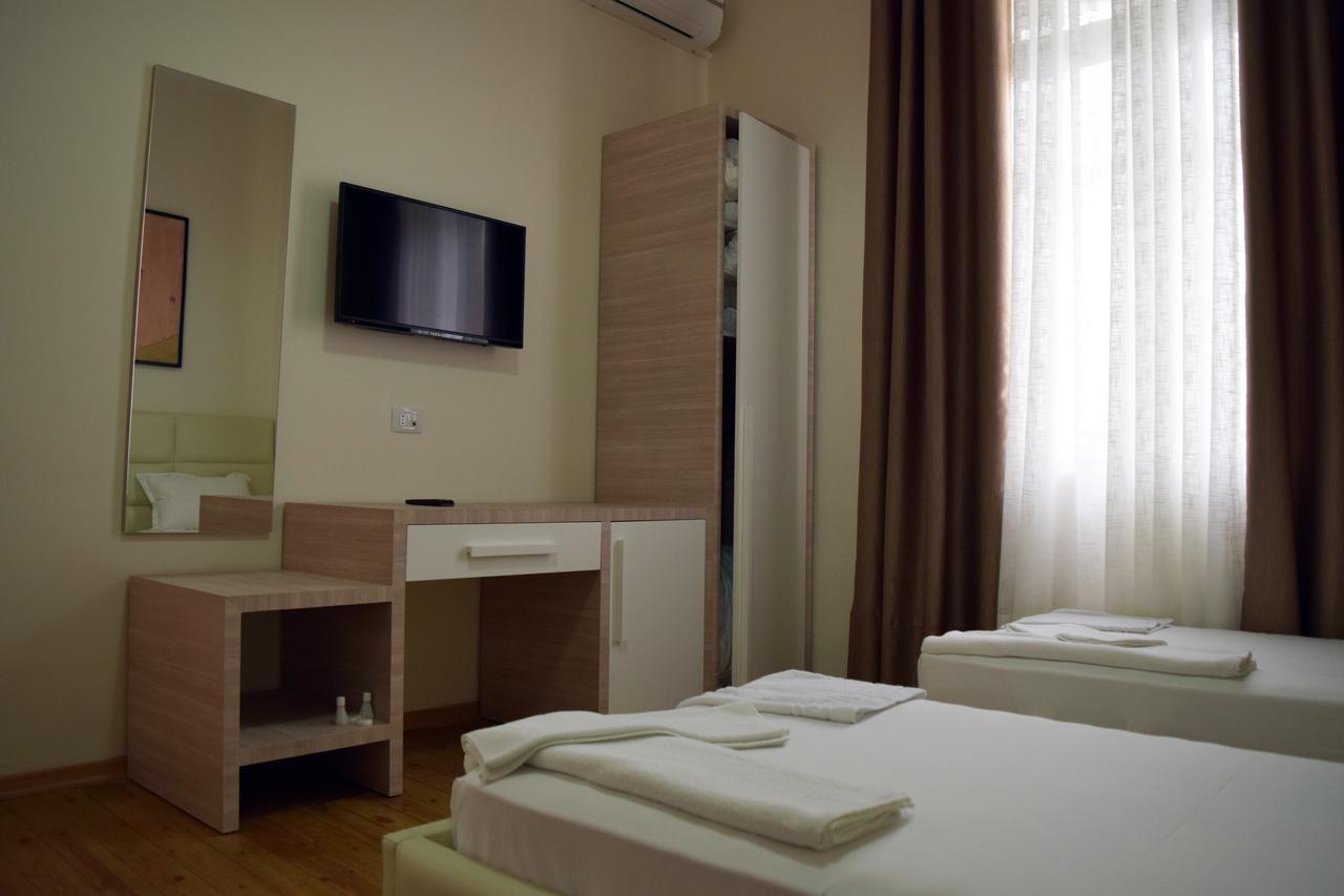 Living Hotel Tirana Bagian luar foto