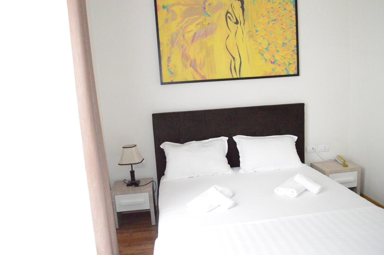Living Hotel Tirana Bagian luar foto