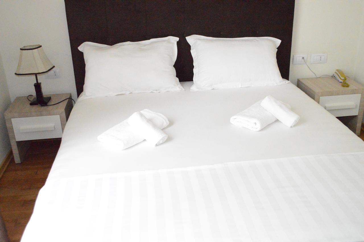 Living Hotel Tirana Bagian luar foto