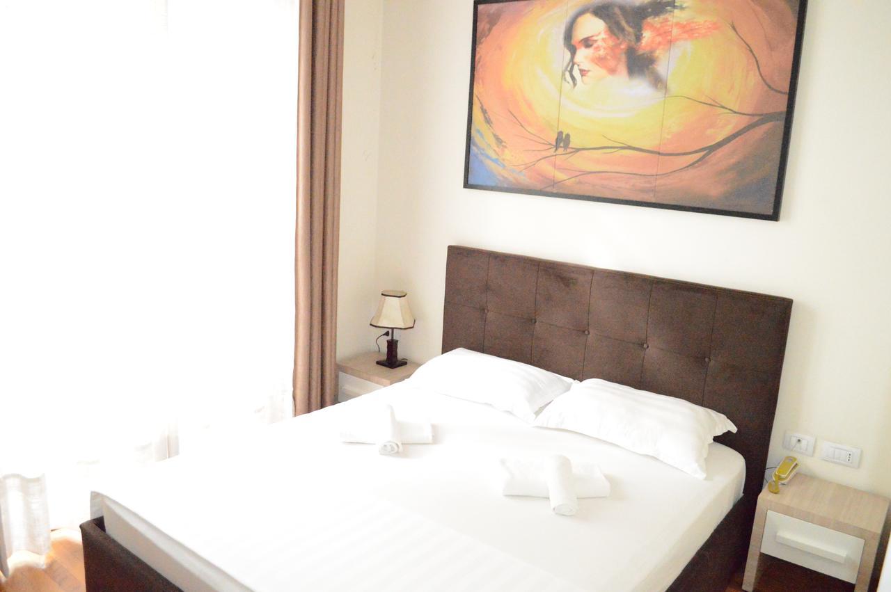 Living Hotel Tirana Bagian luar foto