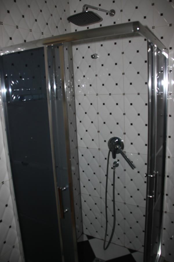 Living Hotel Tirana Bagian luar foto