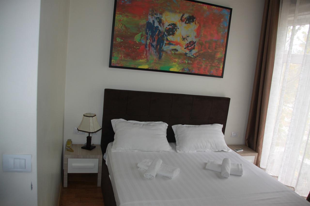 Living Hotel Tirana Bagian luar foto