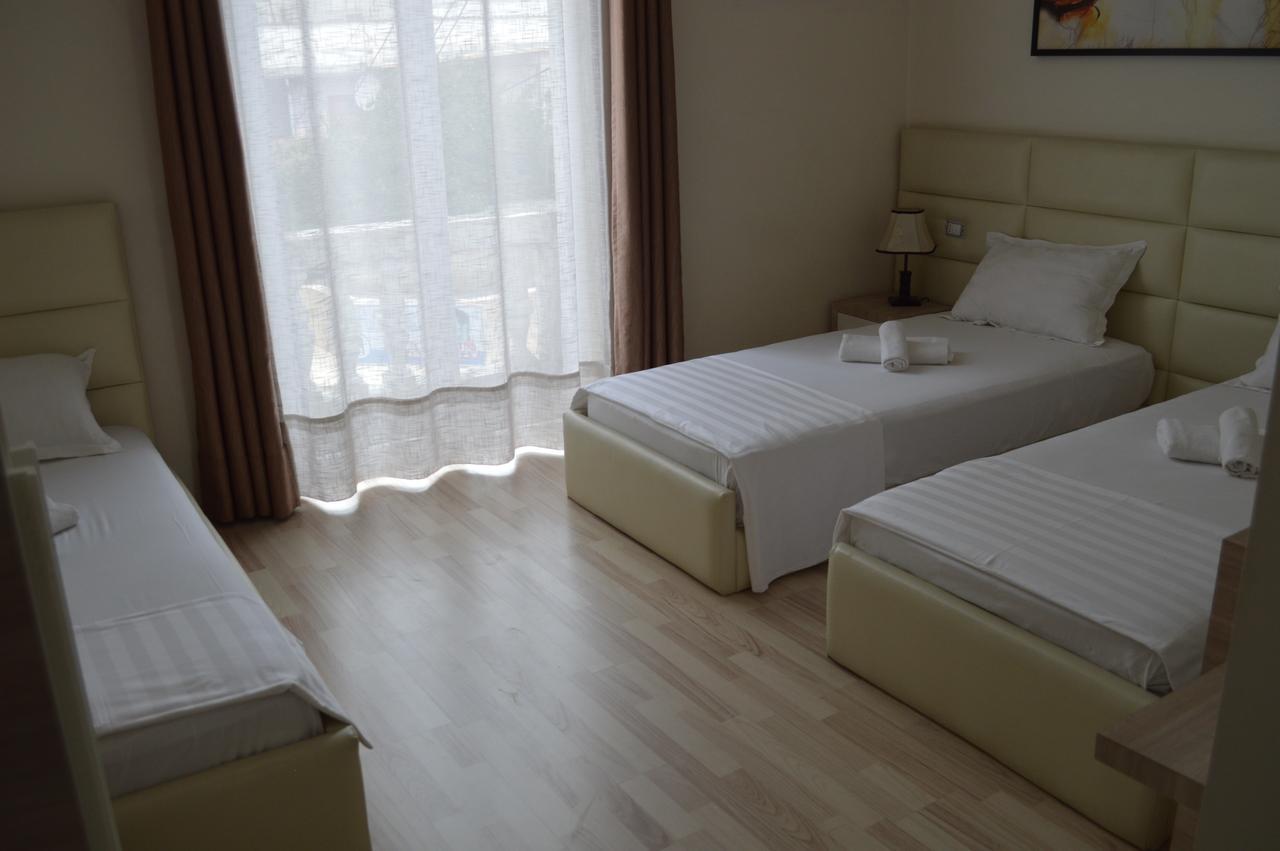 Living Hotel Tirana Bagian luar foto