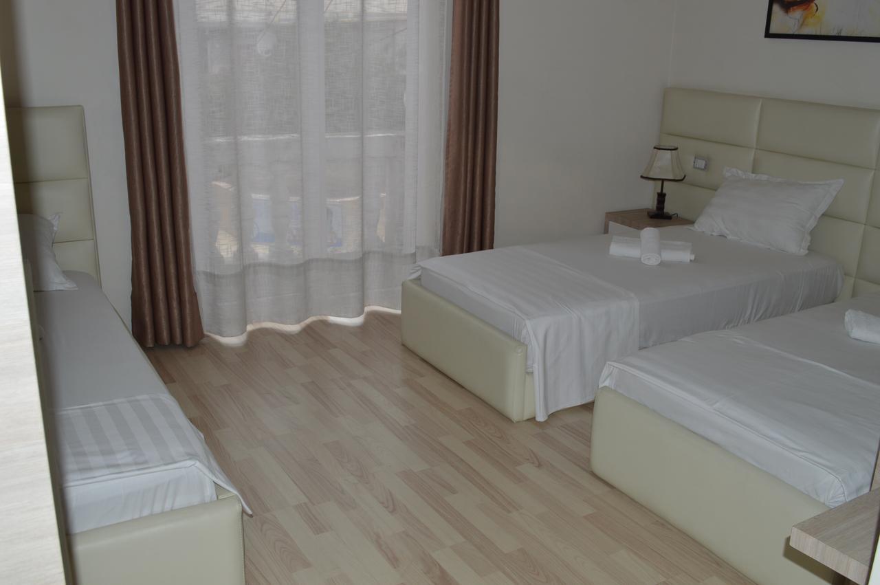 Living Hotel Tirana Bagian luar foto