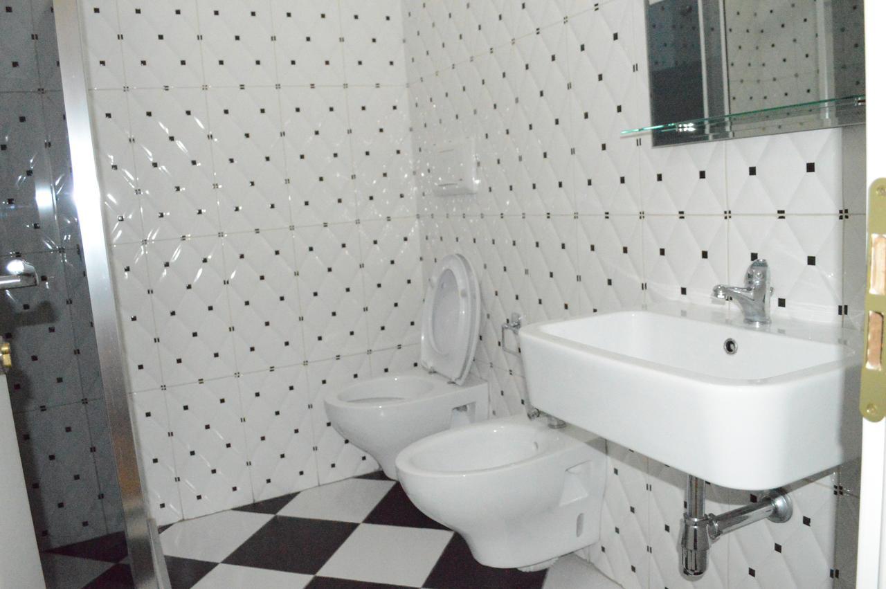Living Hotel Tirana Bagian luar foto
