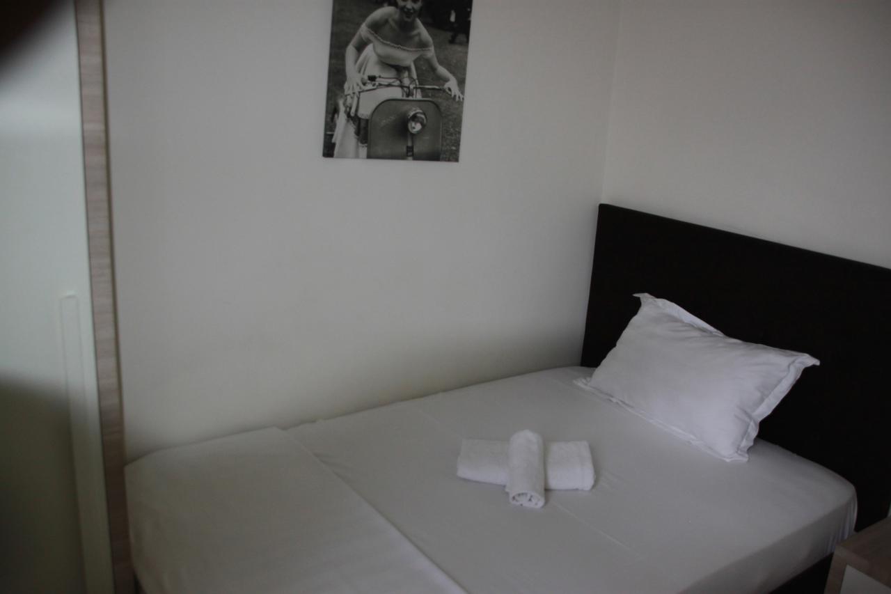 Living Hotel Tirana Bagian luar foto